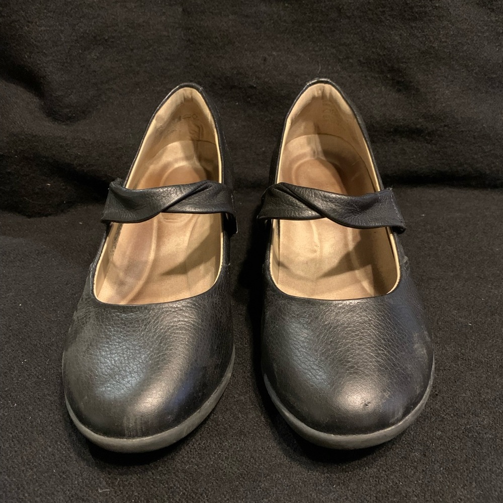 Black leather Mary Jane style comfort wedges, size 6 GUC